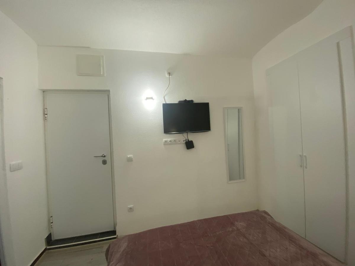 Studio Apartman Sandra Saraievo Exterior foto