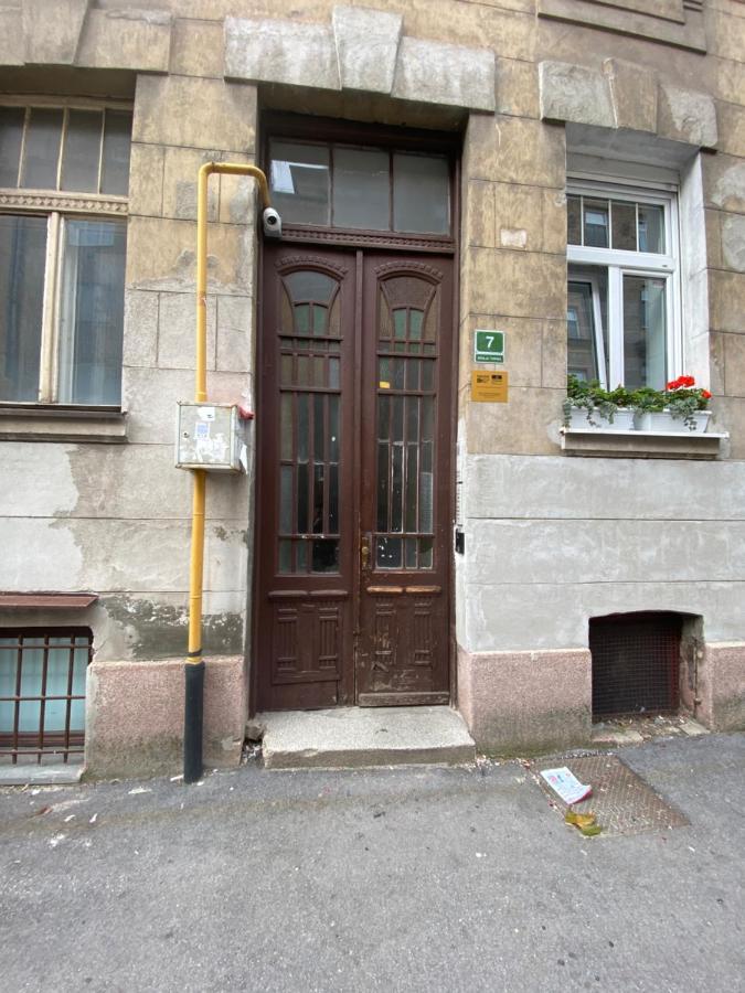 Studio Apartman Sandra Saraievo Exterior foto